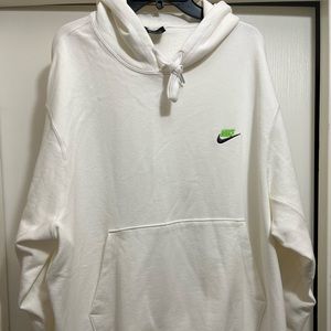 Nike men’s size XXL pullover hooded sweatshirt.